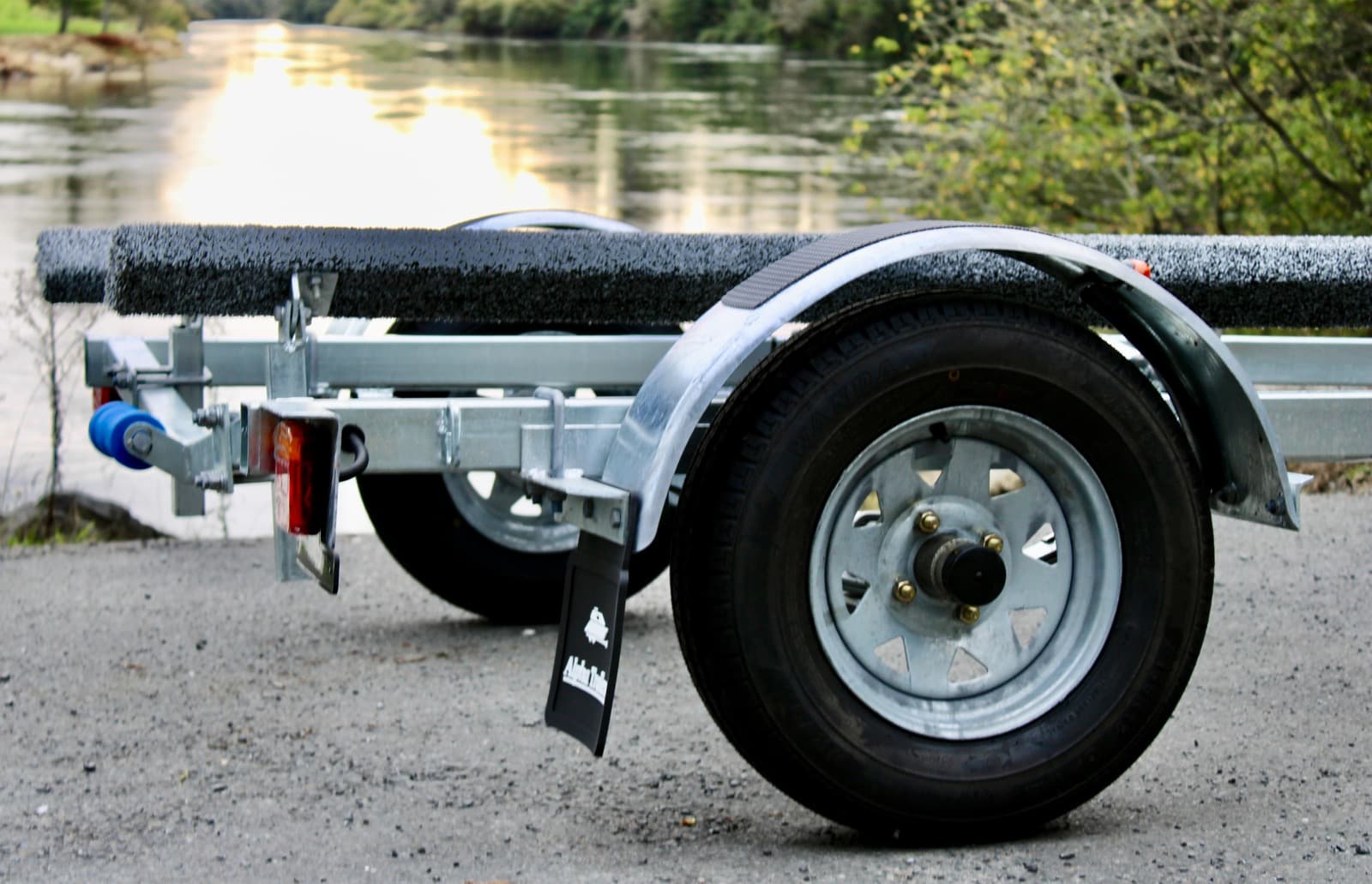 AT 350-CP boat trailer — thumbnail 4