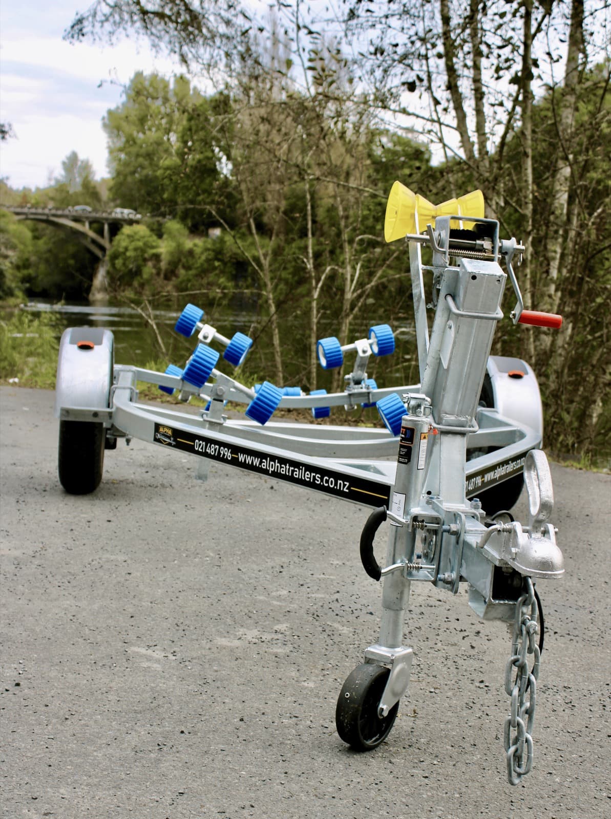 AT 400-SR boat trailer — thumbnail 3