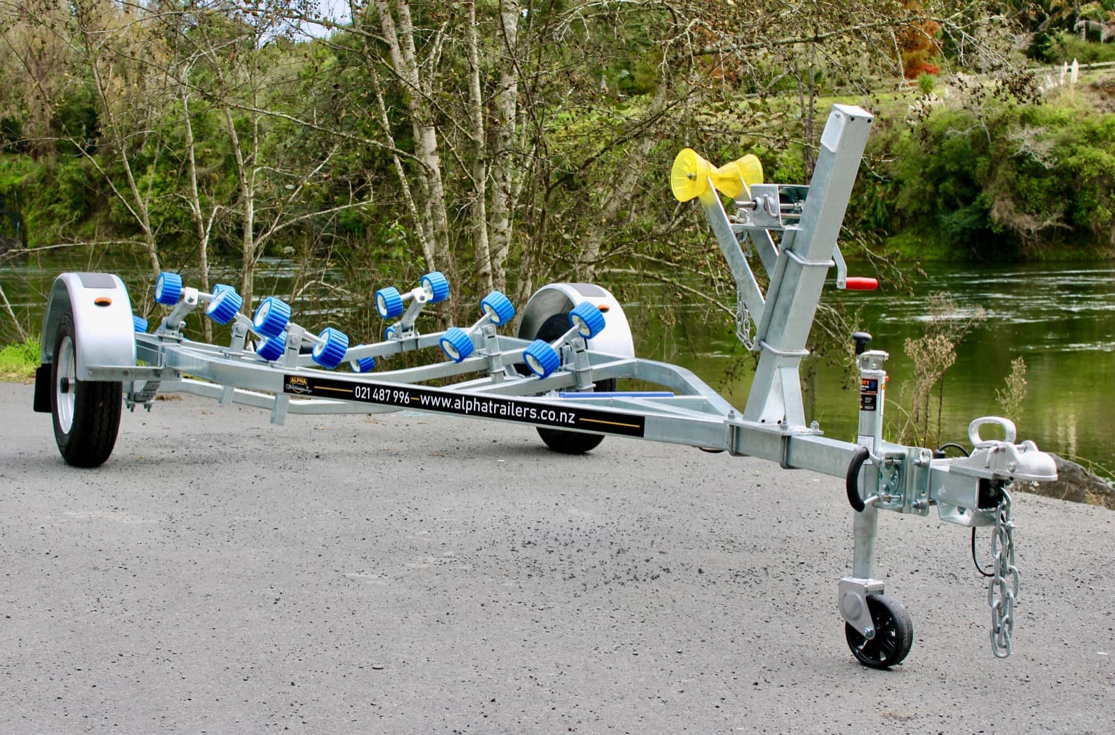 AT 450-SR 16 boat trailer — thumbnail 3