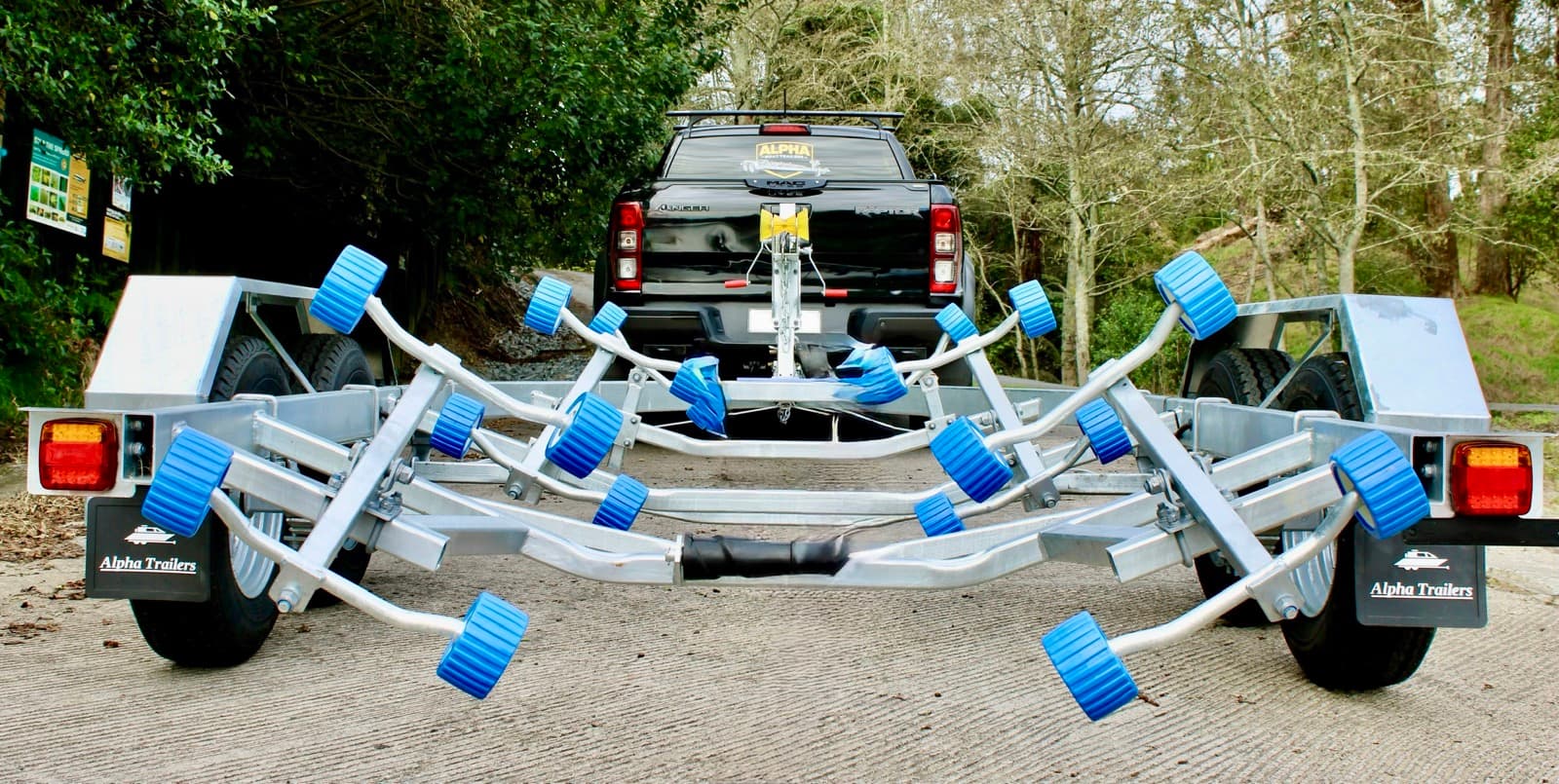 Tandem 600 boat trailer — thumbnail 2