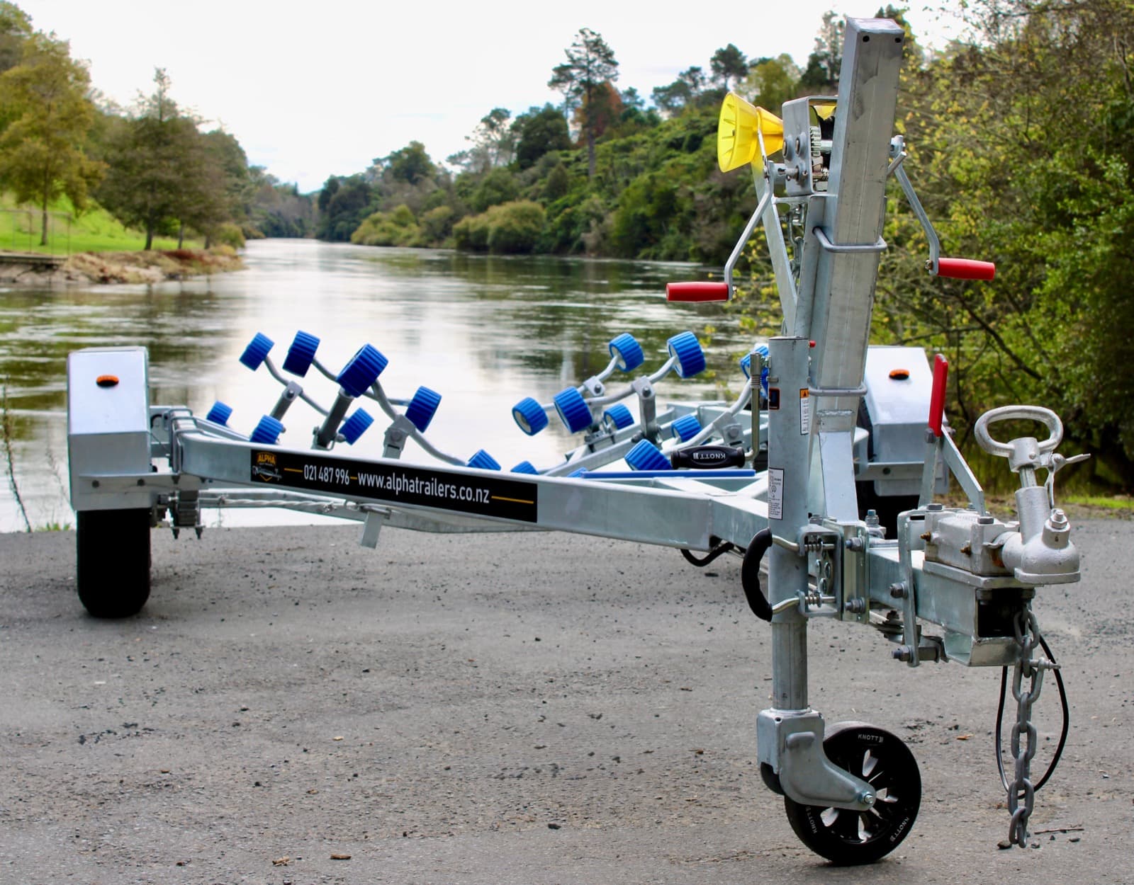 Tandem 650 boat trailer — thumbnail 4
