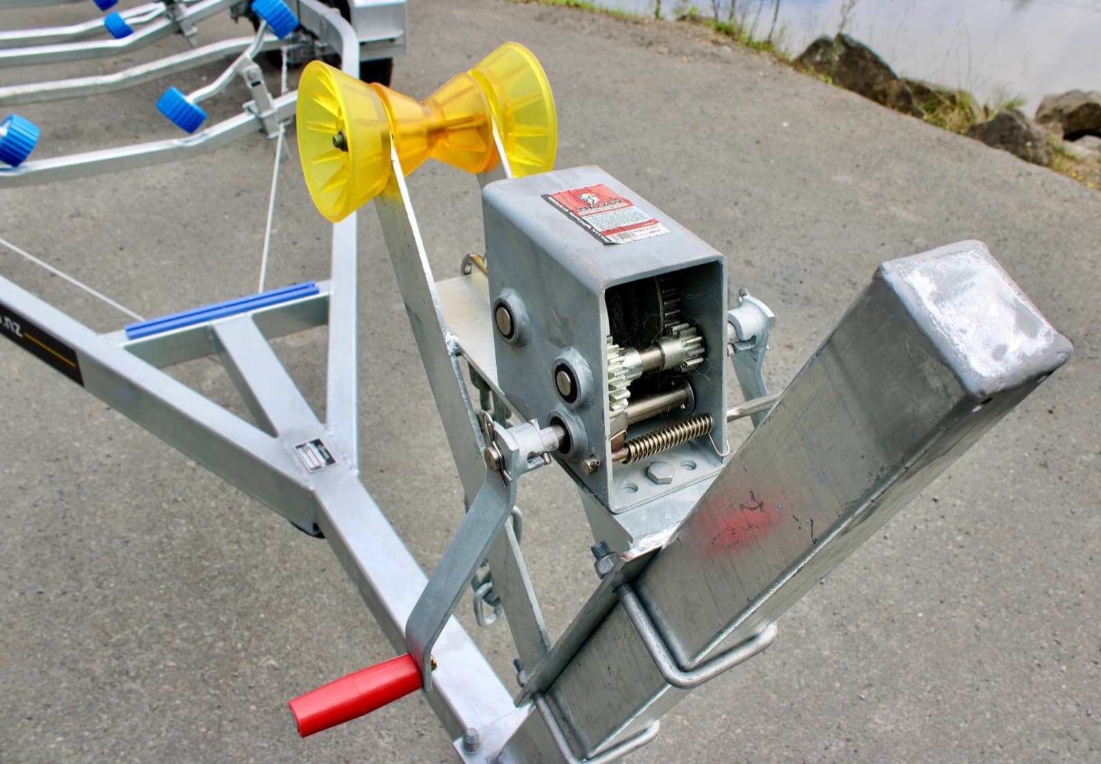 Tandem 700 boat trailer — thumbnail 4